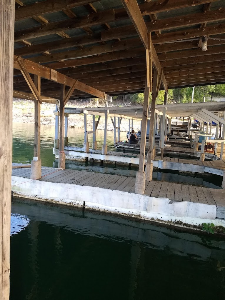 sister-creek-resort-dock2